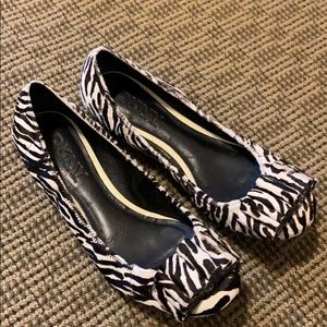 Dkny zebra flats